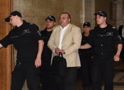 Майката на убитата от Чеци Яна: Мъжът ми се разболя от болка и почина