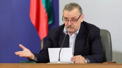 Проф. Кантарджиев: Ваксинирайте децата, особено хронично болните