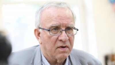 По-вероятно е да падне астероид, отколкото да хакнат машините