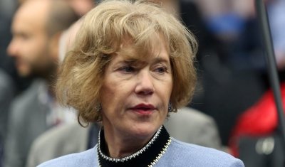 Елена Поп.: Като сме русофили, защо бягаме на Запад?