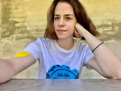 Щерката на А. Райчев "разсъждава": Тези с маски са като с памперси на лицето