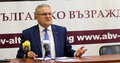 Румен Петков поиска Кирил Петков да бъде отстранен 