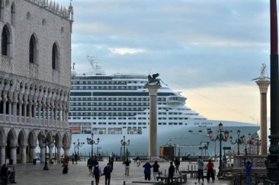 Край на круизния терор във Венеция