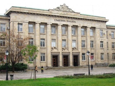 Русенският съд уважи иск от 45 000 лева на пострадало при катастрофа момиче