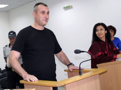 Изследват влакно от дома на убитите родители на полицая Караджов в Пловдив