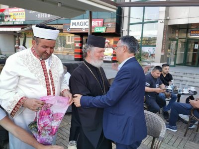 Кафе на толерантността в Кърджали – поп, мюфтия и кмет