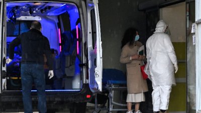 Скопие гони антиваксъри на обществени събития