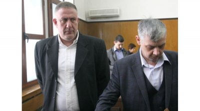 Гаф с веществени доказателства отложи присъдата на д-р Димитров
