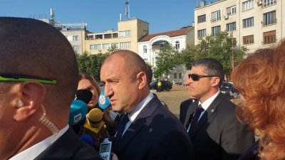 Радев: България не може да пилее повече време 