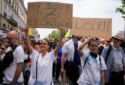 Френският парламент одобри задължителното ваксиниране