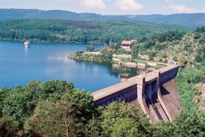 Напоителни системи: Язовирите разполагат с достатъчно вода