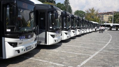 Автобусите ще се движат без тол такса