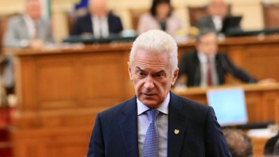 Волен иска всички социолози на отчет пред антикорупционната комисия