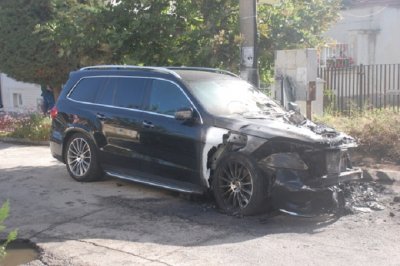 Горя джип за 100 бона на адвокат в казино