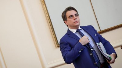 Датски съдружник на Асен Василев: Той е измамник!