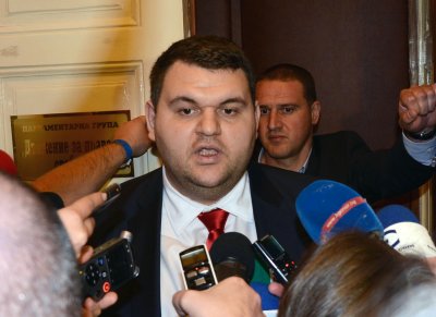 Кирил Петков призна: Делян Пеевски няма кредити в ББР
