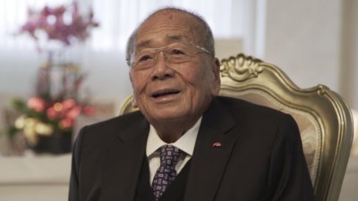 Πoчинa eдин oт нaй-възpacтнитe милиapдepи в cвeтa