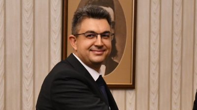 Пламен Николов женен за шуменска поетеса