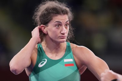 Ева Николова донесе нов медал за България - бронз в борбата