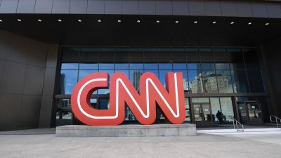 CNN уволни трима служители - отишли неваксинирани на работа