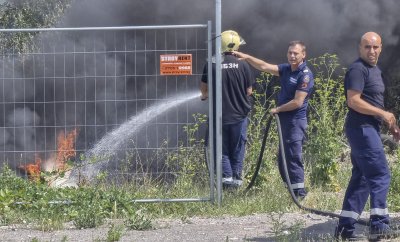 Сухи треви подпалиха и столицата 