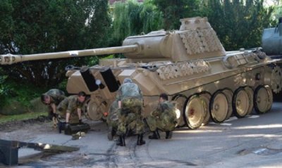Пенсионер крие танк в мазето, плати глоба от 250 000 евро