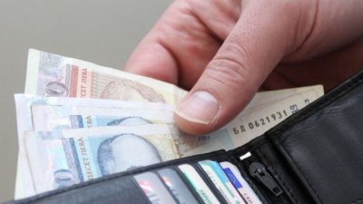 Започва изплащането на пенсиите за август