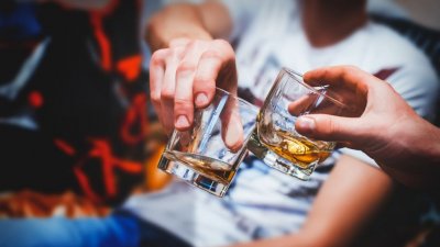 Българските младежи в топ 3 по редовно пиене 