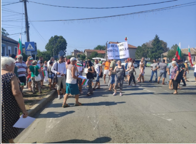 Протест блокира международния път Бургас - Малко Търново