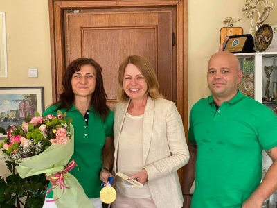 Фандъкова предлага Стойка Кръстева и Борислав Георгиев за почетни граждани на София