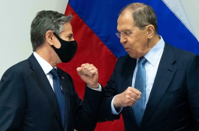 Лавров: Западът знае, че Крим е част от Русия