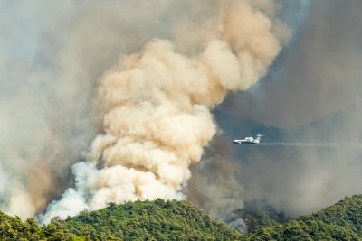 Самолет за гасене на пожари е паднал в Турция