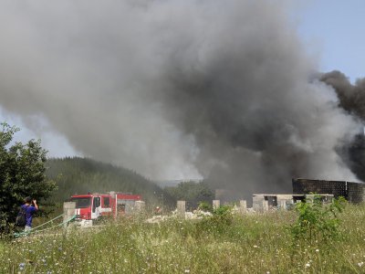 Ужас: Огънят над Югово достигна къщите