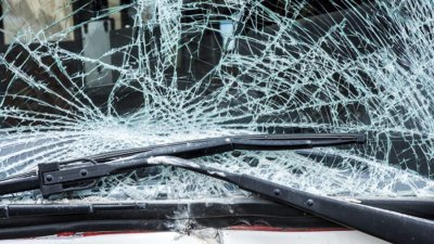 21-годишен загина в катастрофа между кола и цистерна на пътя Плевен-Русе