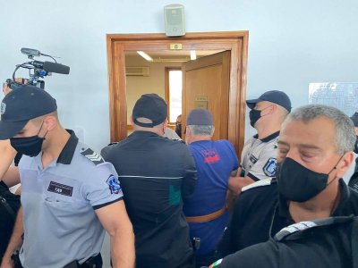 Убиецът на Юмер моли съда: Пуснете ме от ареста, чака ме операция