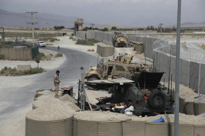 Тактика: САЩ евакуират дипломатите си в Кабул