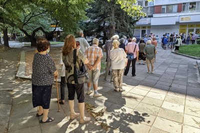 НОИ с новина: 661 000 пенсионери ще получат допълнително пари 