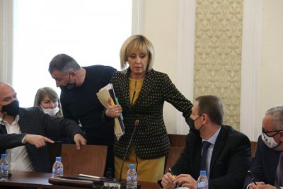 От парламента: Бизнесът се вътрил 53 млн. за 10 дни заради скъпия ток