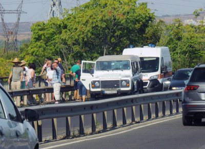 Два джипа с туристи се удариха на пътя Бургас - Созопол (СНИМКИ)