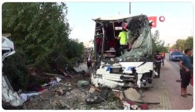 Автобус се преобърна в Турция, над 30 са ранените