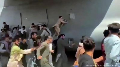 Стрелят на летището в Кабул, има убит и ранени