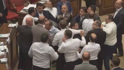 Цирк: Як бой в арменския парламент
