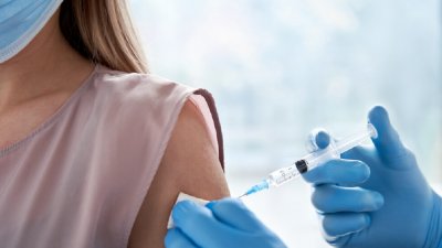 Лекари и учители – задължително с ваксина