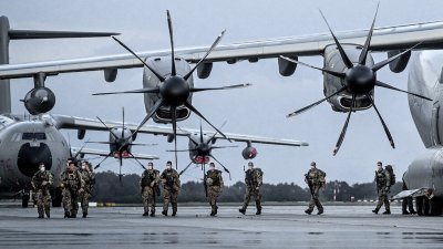 Великобритания връща у дома военните си от Афганистан