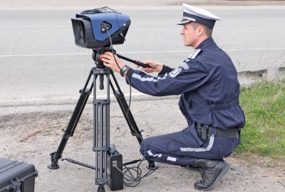 Вандали трошат с камъни полицейски камери