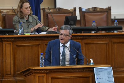 Тома Биков зове: Румен Радев да отговори защо даде мандата на БСП