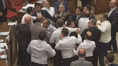 Трети бой за два дни в арменския парламент (ВИДЕО)