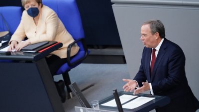 Консерваторите на Меркел се сринаха тотално 20 дни преди изборите в Германия