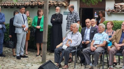 Корнелия Нинова от Сопот: Предците ни са могли да се обединят, можем и ние