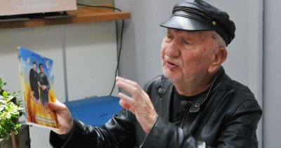 Артистът Джони Пенков е приет в болница
